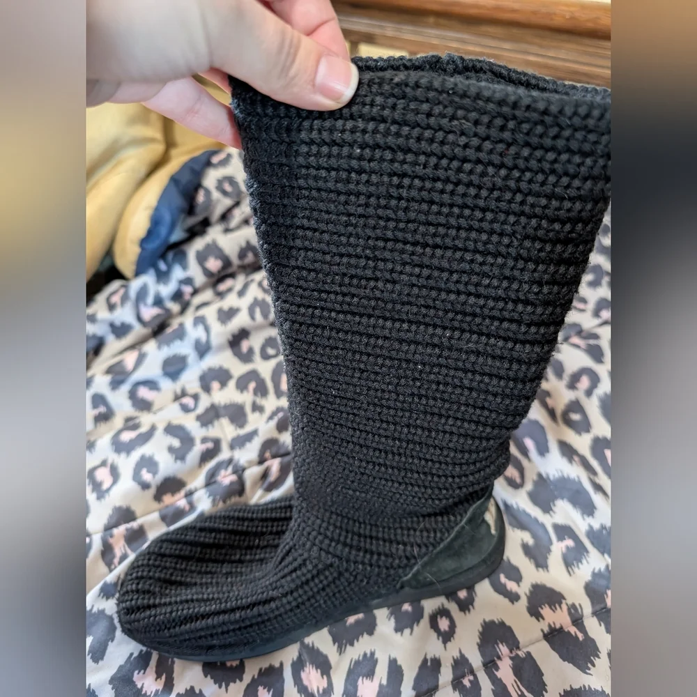 Ugg woman's size 6 classic crochet knit black boots